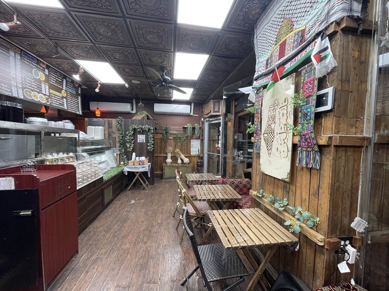 Ruzana Middle Eastern Restaurant - Arabic Shawarma & Falafel interior